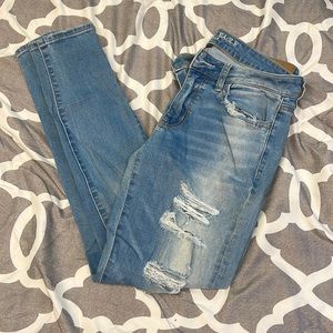 Ripped skinny jeans size 6 American Eagle